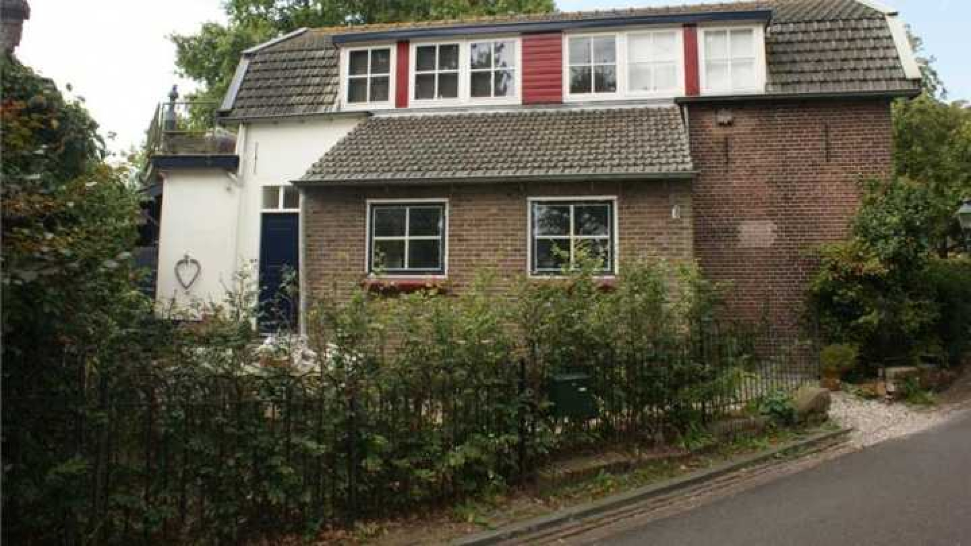 Herman van Veen haalt na eerdere prijsverlaging zijn huis uit de verkoop. Zie foto's 13