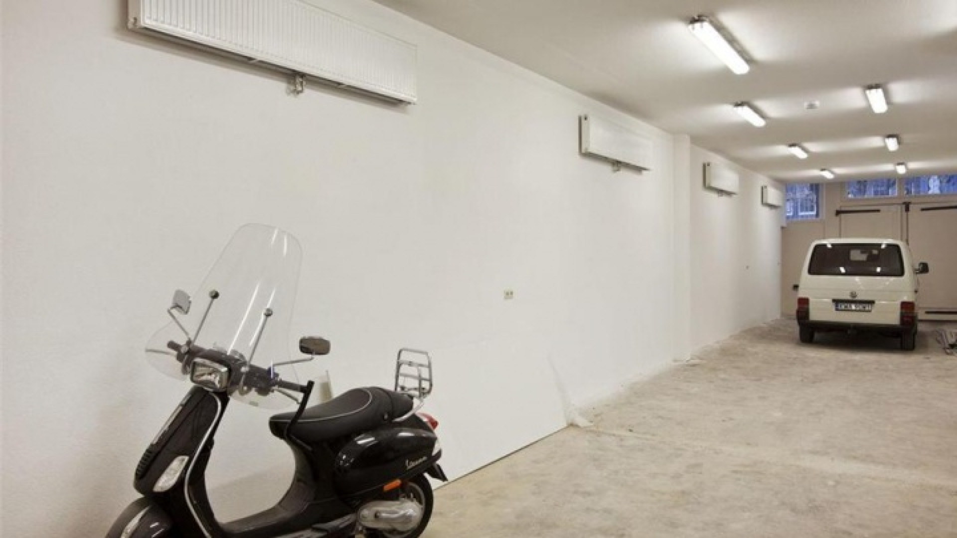 DJ Tiesto vindt huurder voor zijn schitterende penthouse. Zie foto's 24