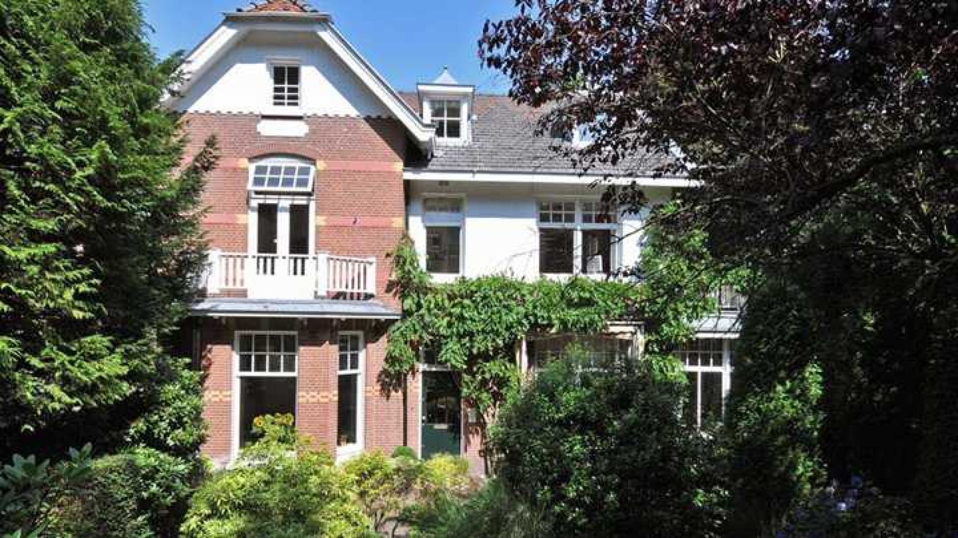Ivo Niehe maakt forse winst op verkoop van zijn Gooische villa. Zie foto's 1