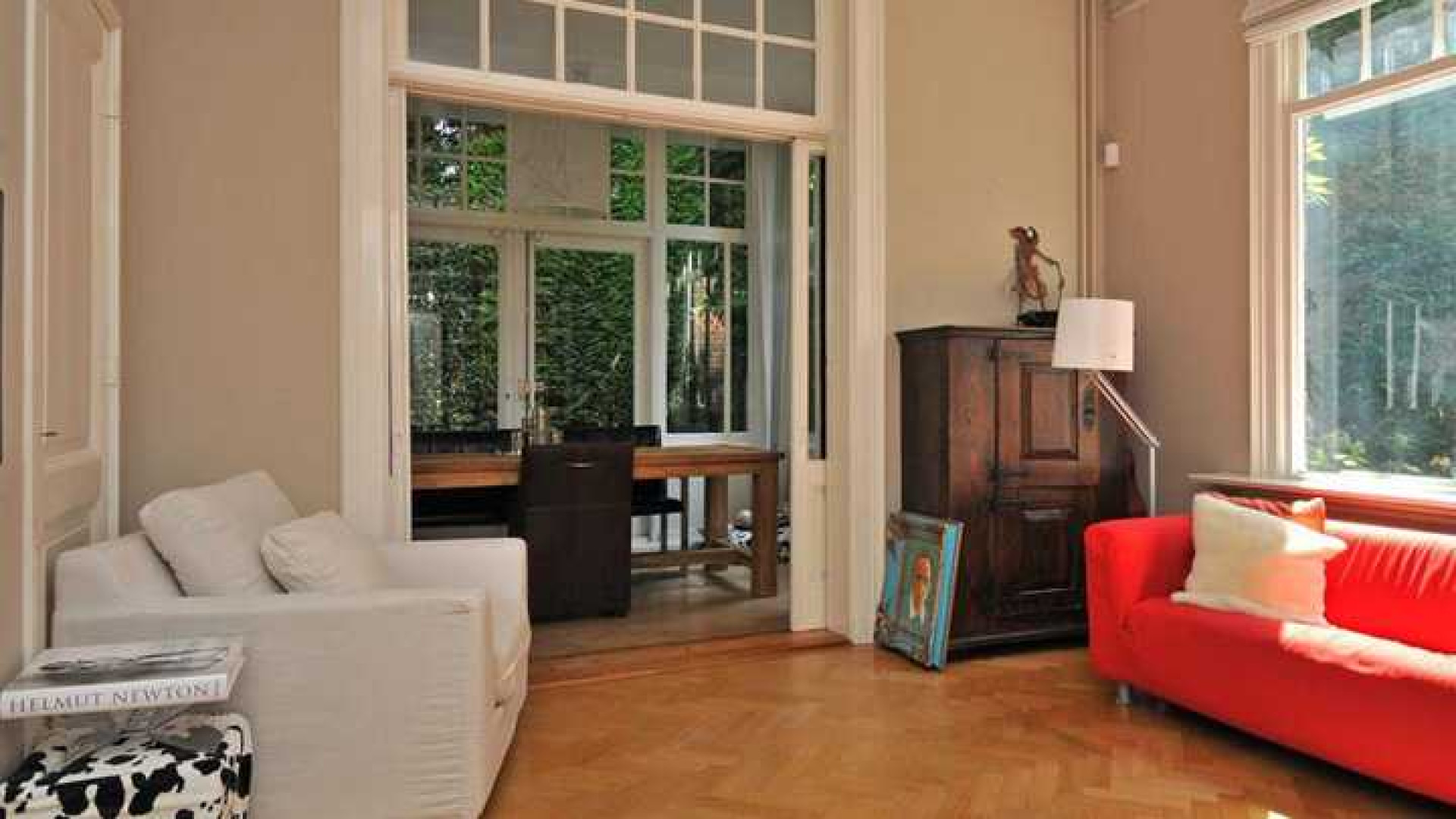 Ivo Niehe maakt forse winst op verkoop van zijn Gooische villa. Zie foto's 10