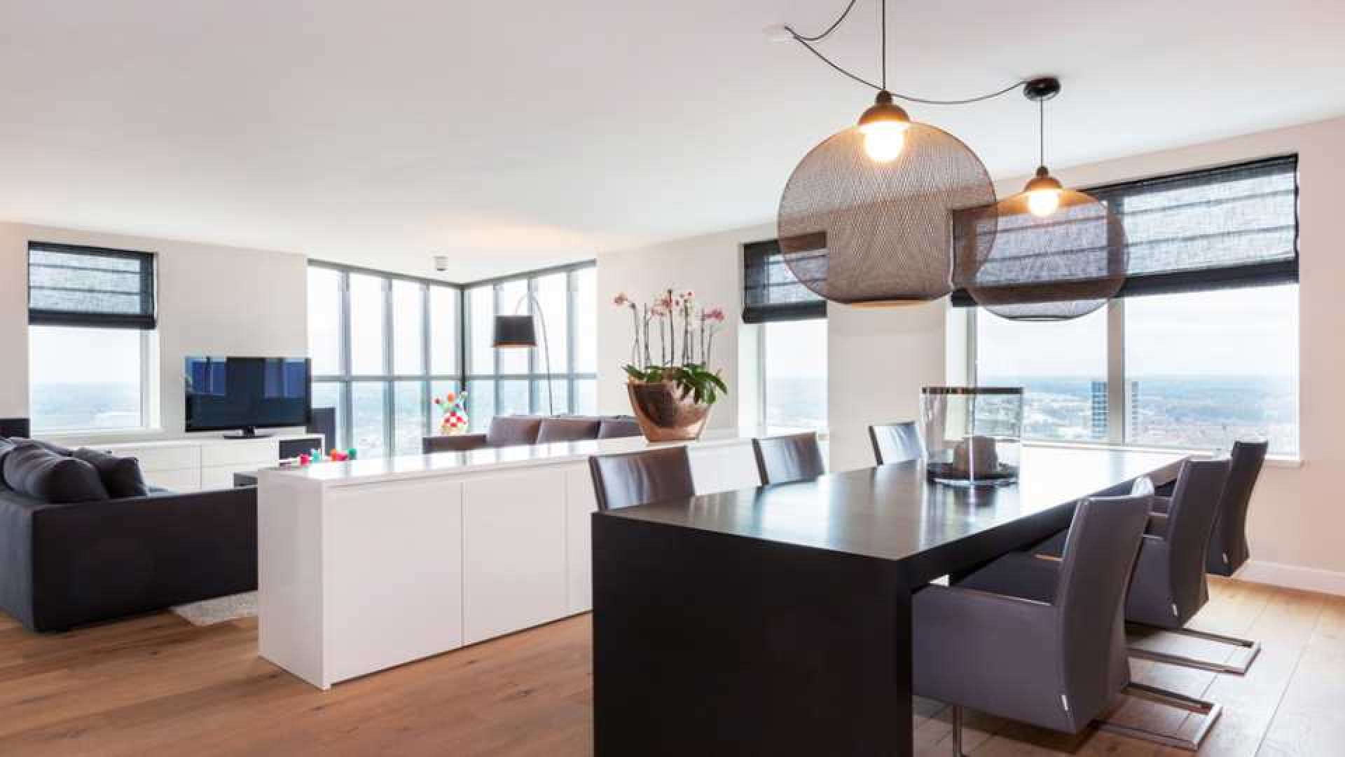 Amanda Krabbe en haar man Harrie Kolen zetten hun luxe penthouse in stille verkoop. Zie foto's 6