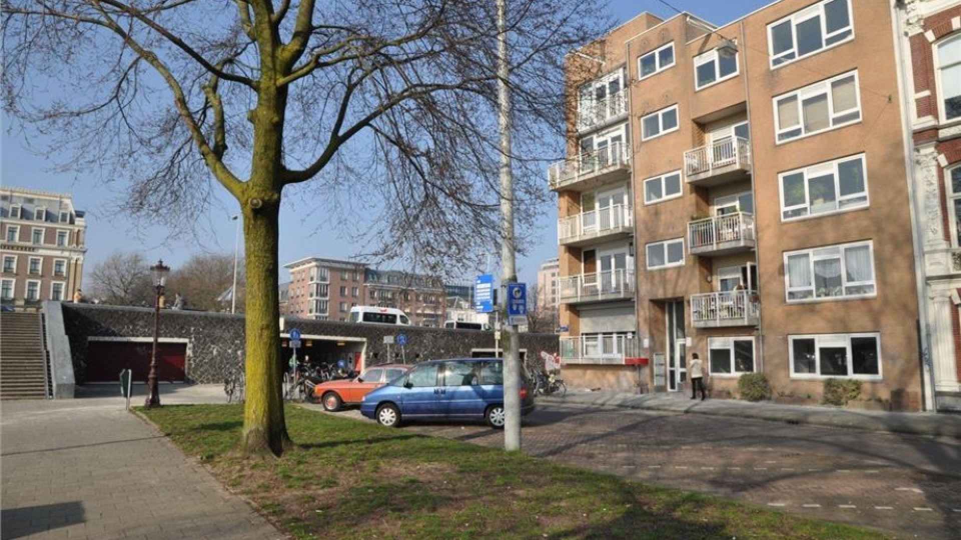 Barry Stevens koopt appartement met uitzicht op de Amstel. Zie foto's 13