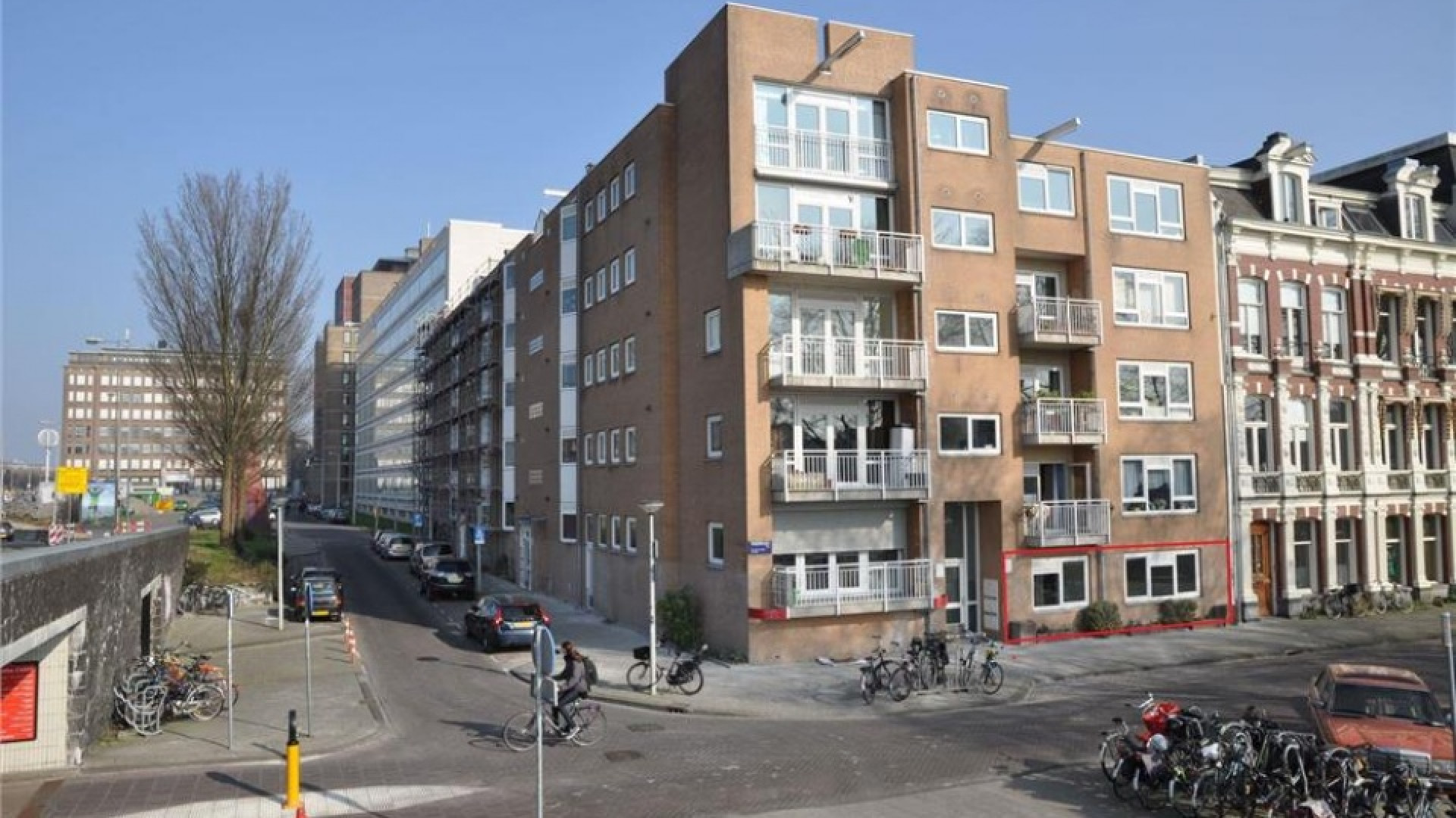 Barry Stevens koopt appartement met uitzicht op de Amstel. Zie foto's 2