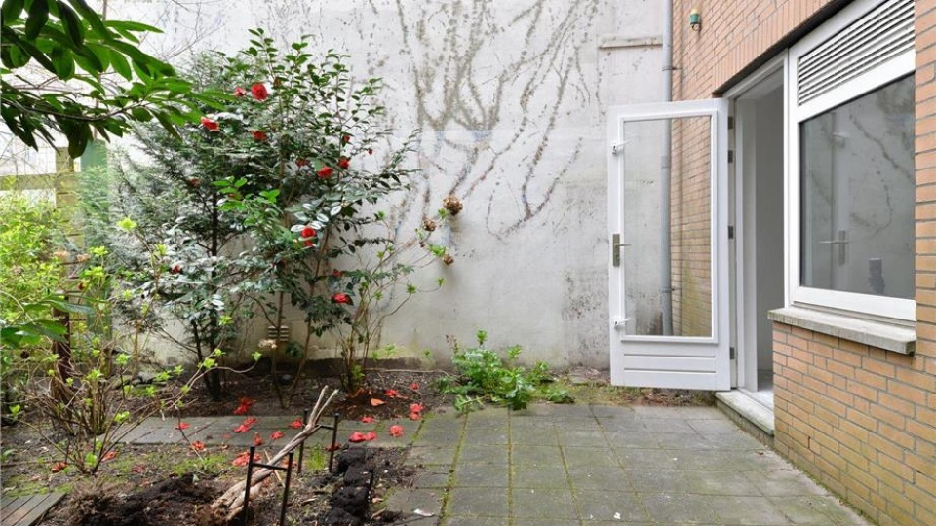 Barry Stevens koopt appartement met uitzicht op de Amstel. Zie foto's 9