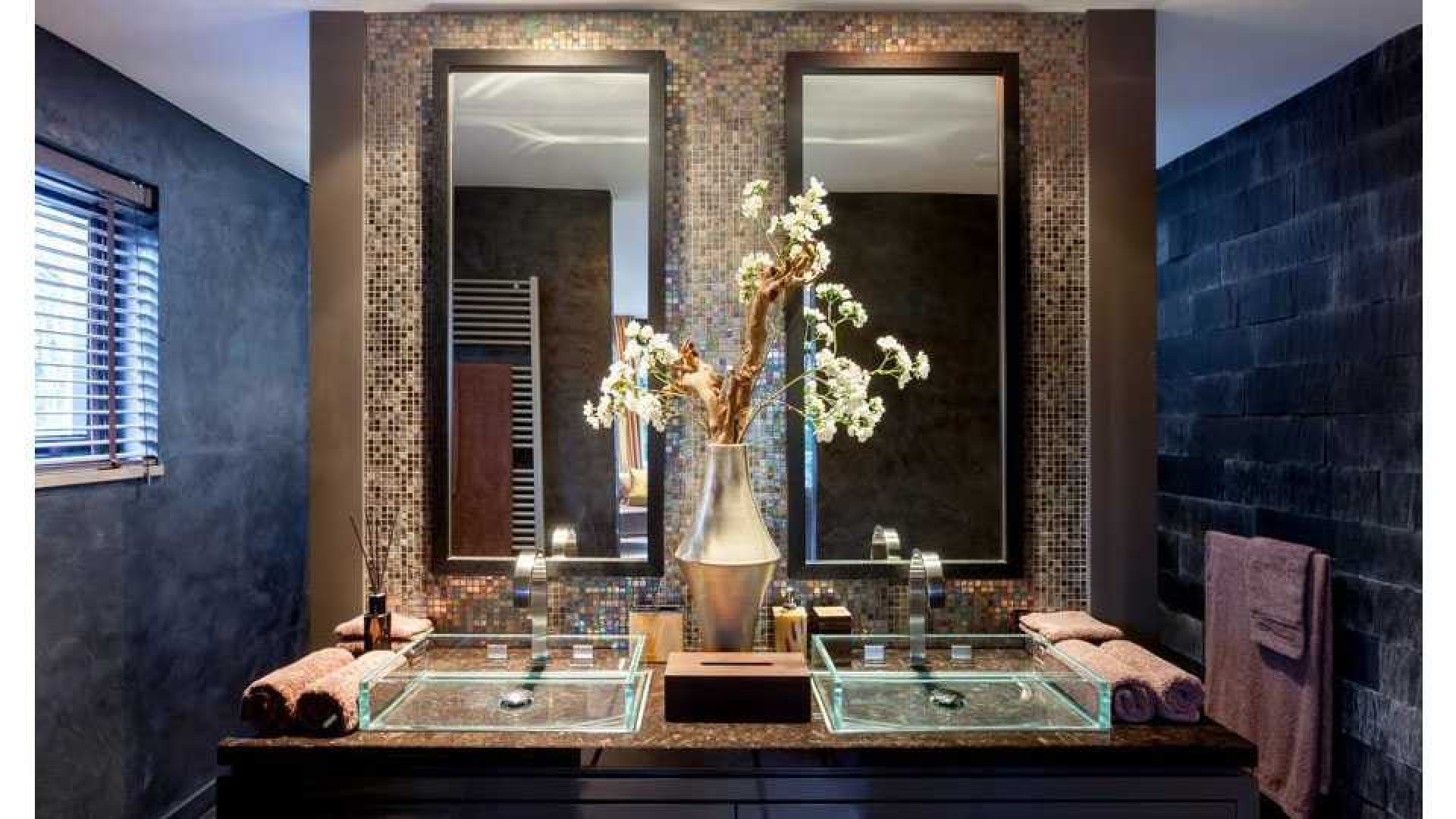 Top interieur stylist Eric Kuster zet zijn eigen droomvilla te koop. Zie foto's 28