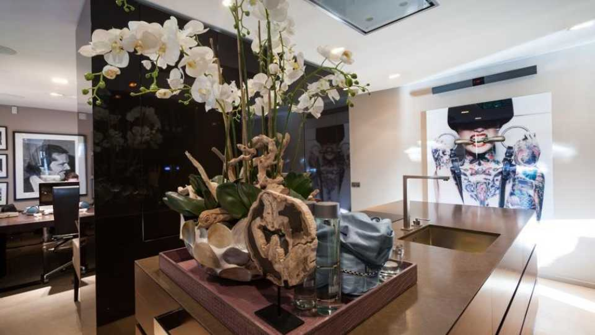 Top interieur stylist Eric Kuster zet zijn eigen droomvilla te koop. Zie foto's 8