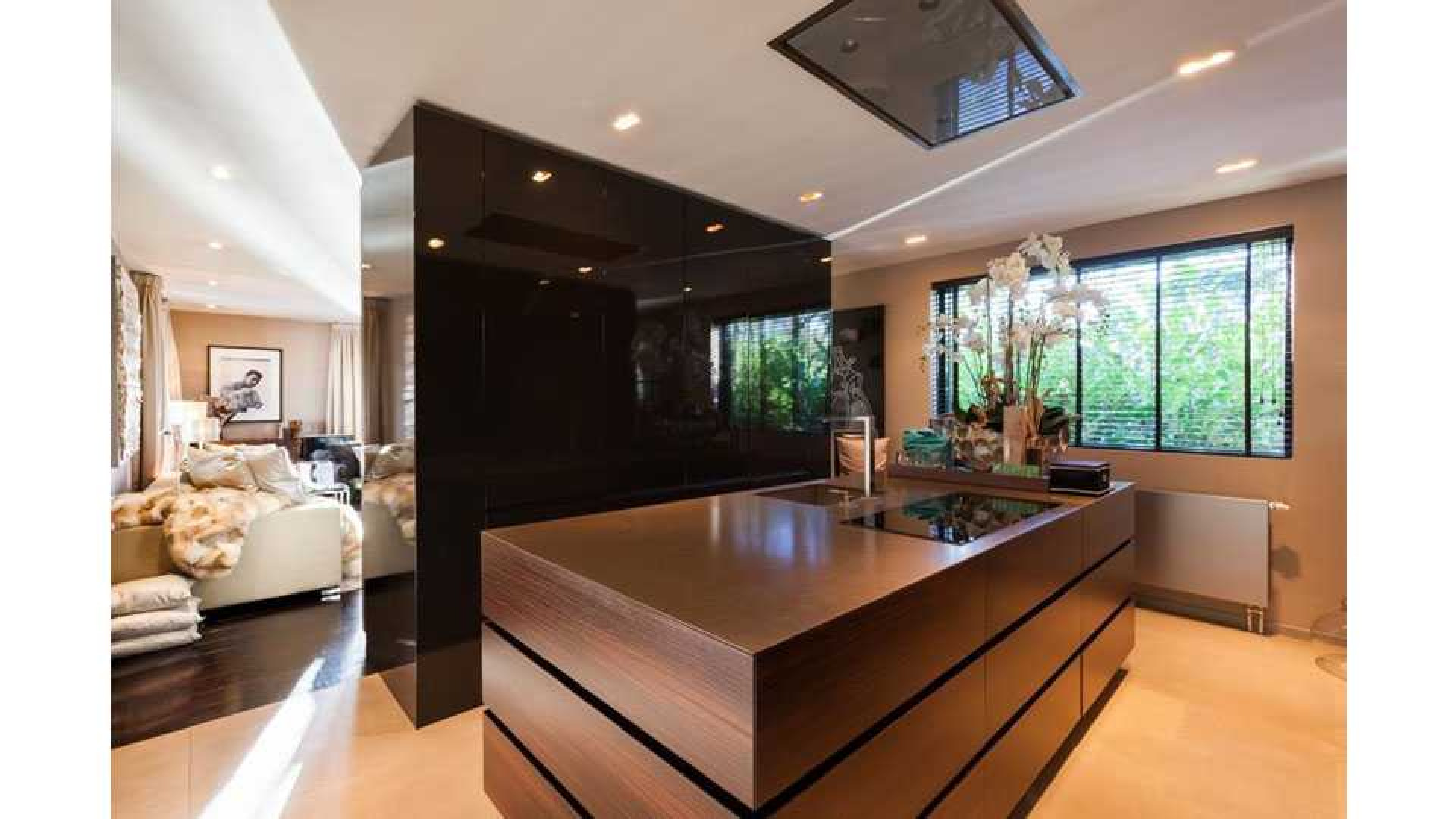 Top interieur stylist Eric Kuster zet zijn eigen droomvilla te koop. Zie foto's 9