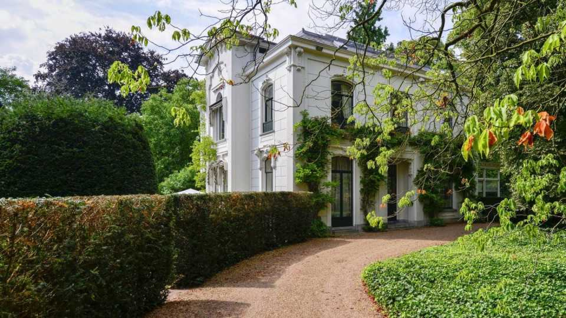 Prinses Irene zet haar prachtige landhuis in Wijk bij Duurstede te koop. Zie foto's 1