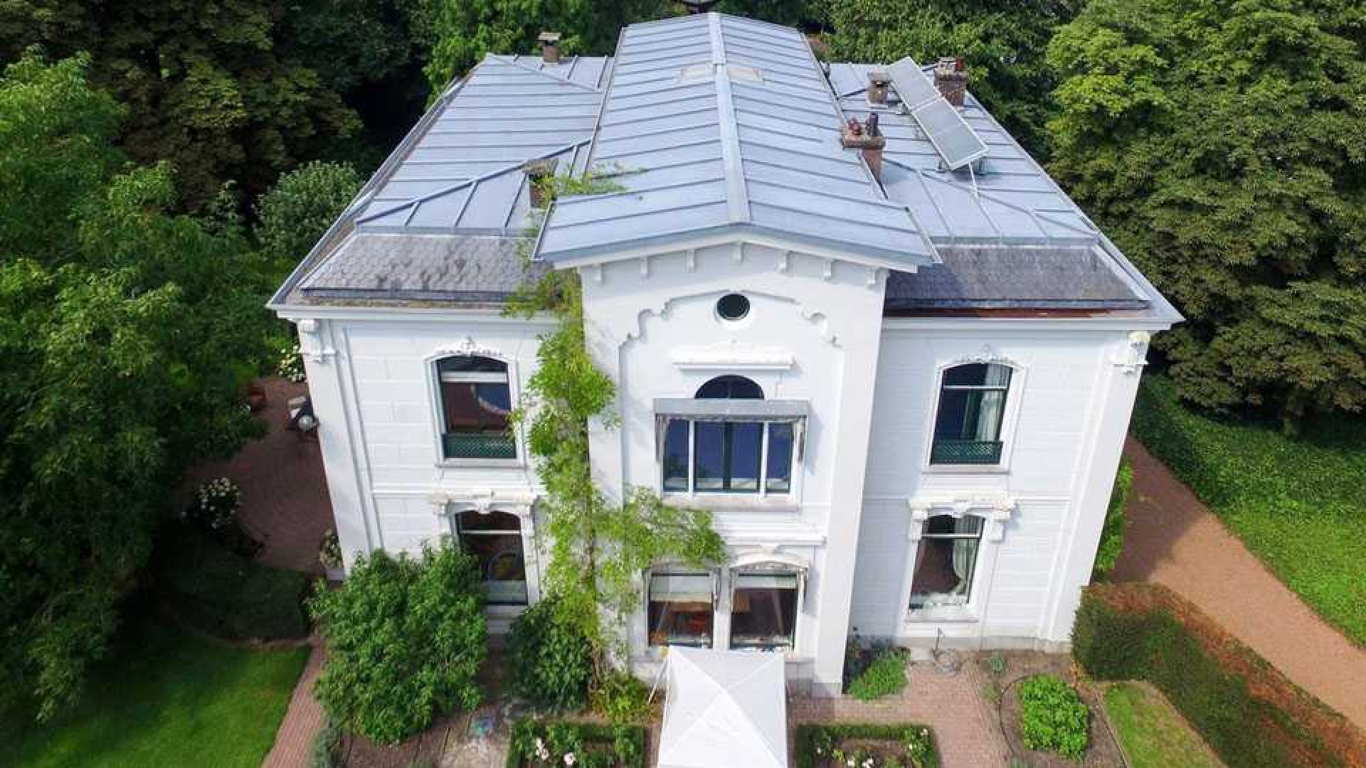 Prinses Irene zet haar prachtige landhuis in Wijk bij Duurstede te koop. Zie foto's 18