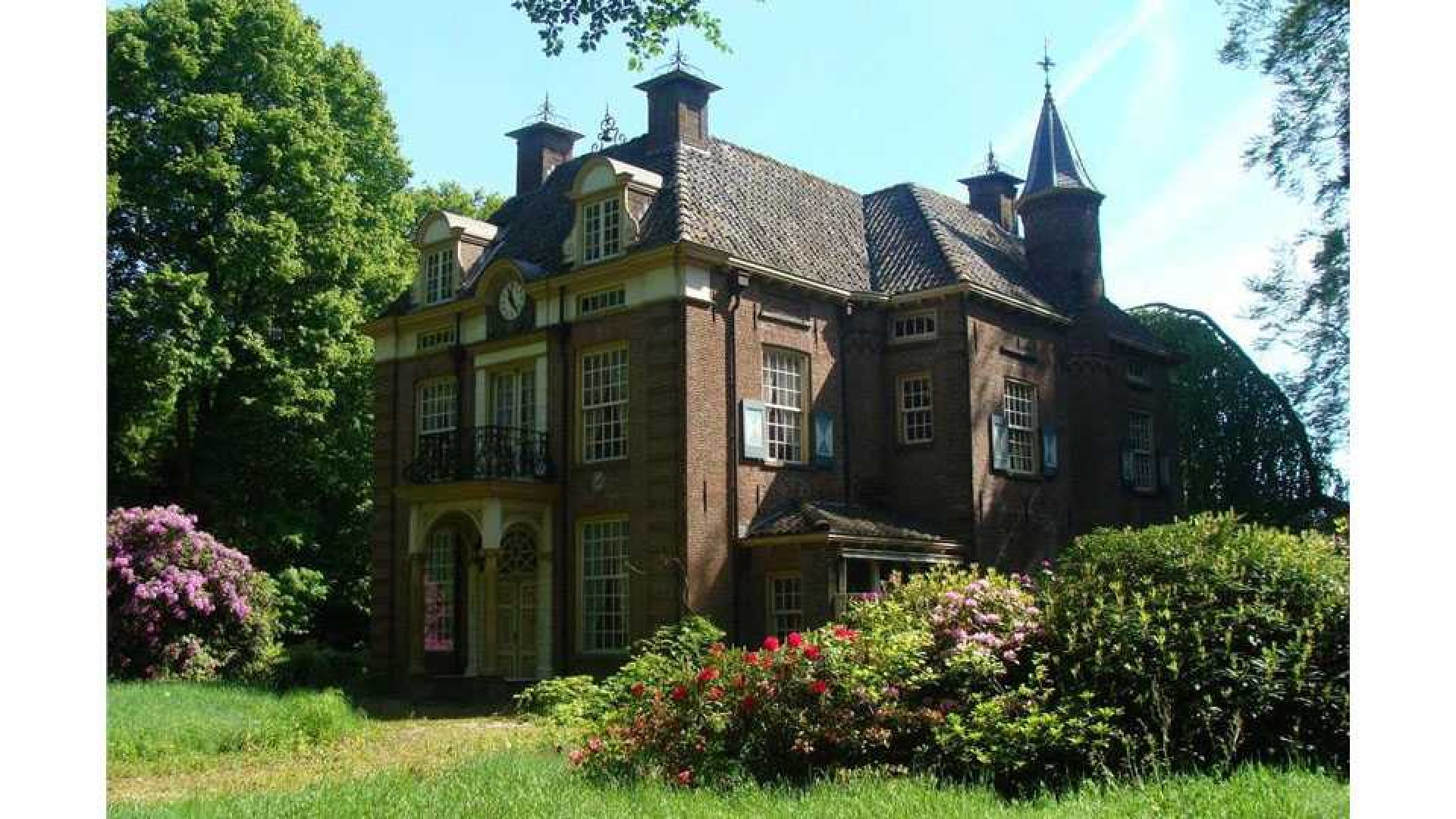 Oud PvdA topman Marcel van Dam verruilt riant landhuis voor eeuwenoud kasteel. Zie foto's 20