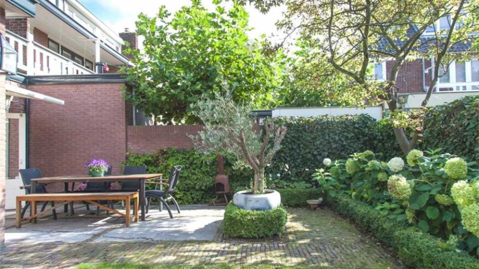 Alberto Stegeman koopt uit eigen zak voor bijna 1 miljoen villa in Heemstede. Zie foto's 10