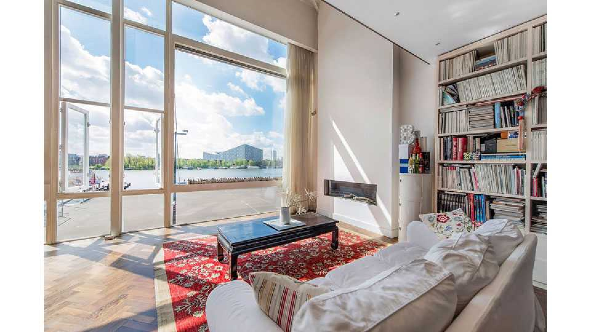 Deze bekende nederlander heeft al zeven jaar zijn Amsterdamse penthouse te koop staan. Zie foto's penthouse 2