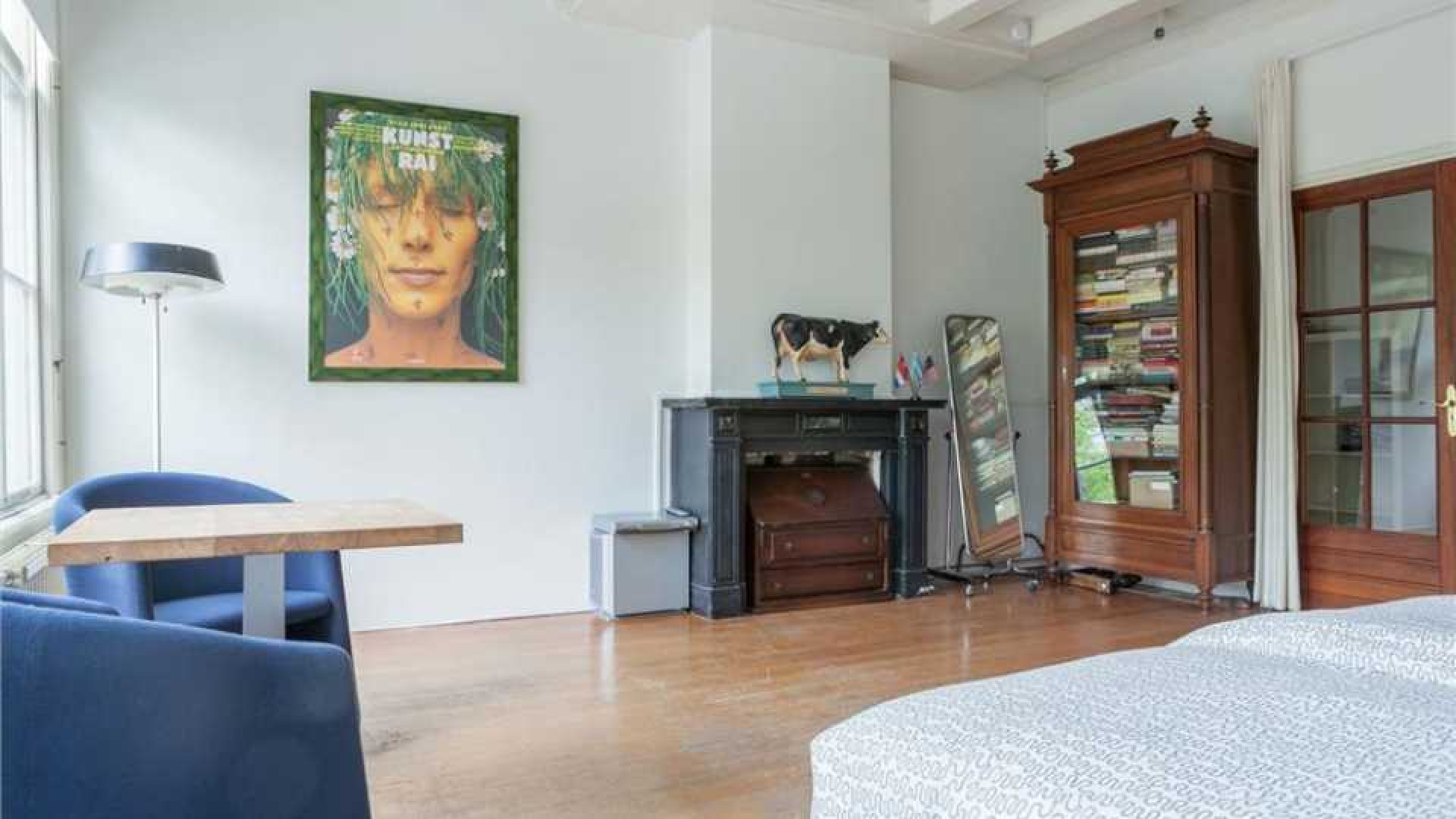 Robine van der Meer koopt prachtig appartement aan de Singel in Amsterdam. Zie foto's 11