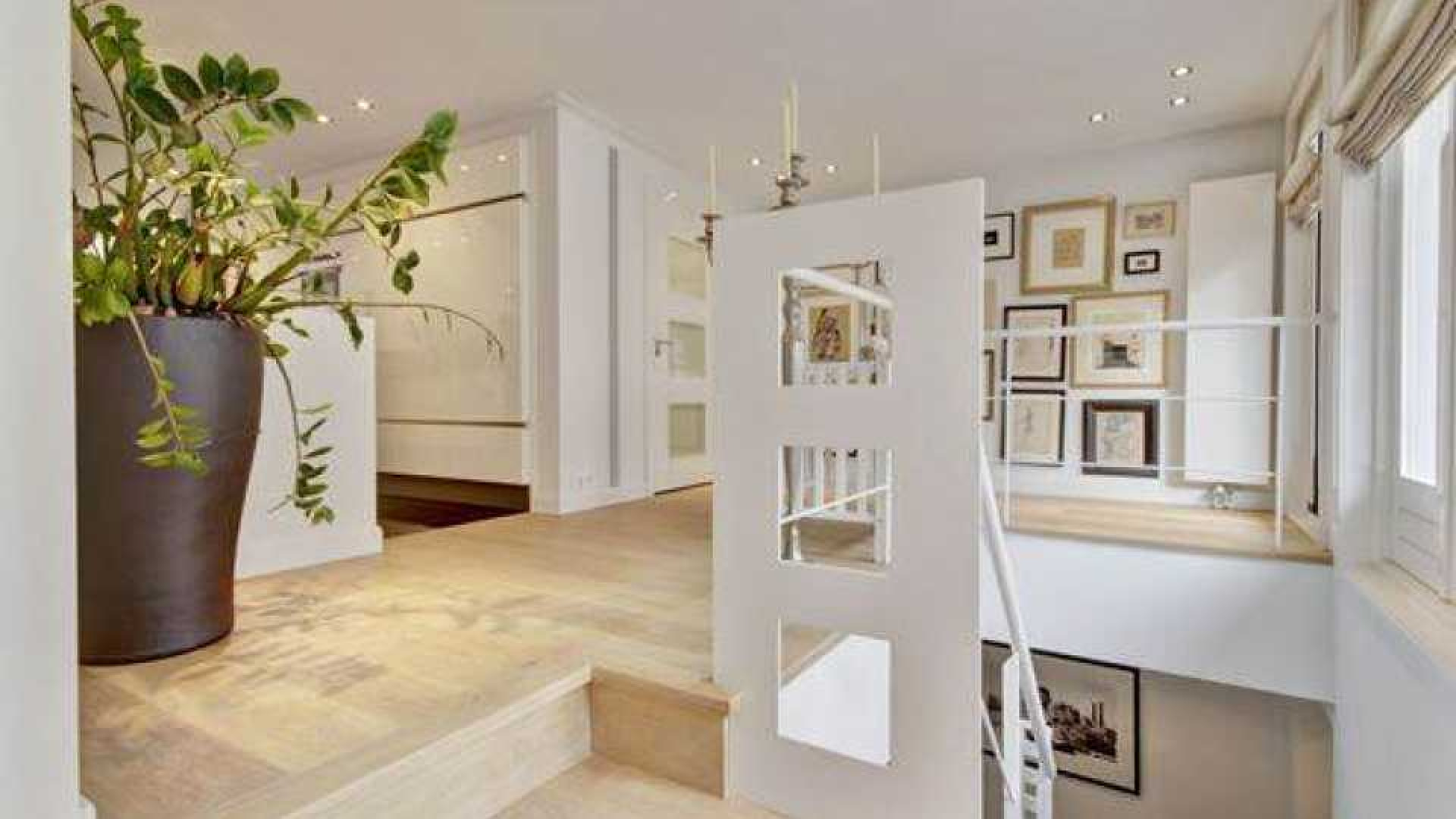 Cor Bakker koopt samen met vriendin miljoenen appartement aan Amsterdamse gracht. Zie foto's 10