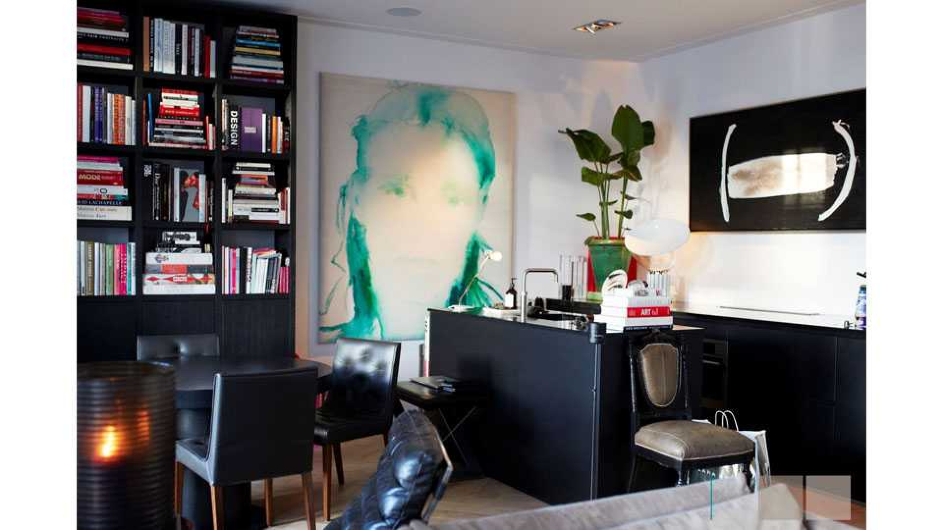 Leco van Zadelhoff verkoopt appartement in Amsterdam Zuid boven de vraagprijs. Zie foto's 11