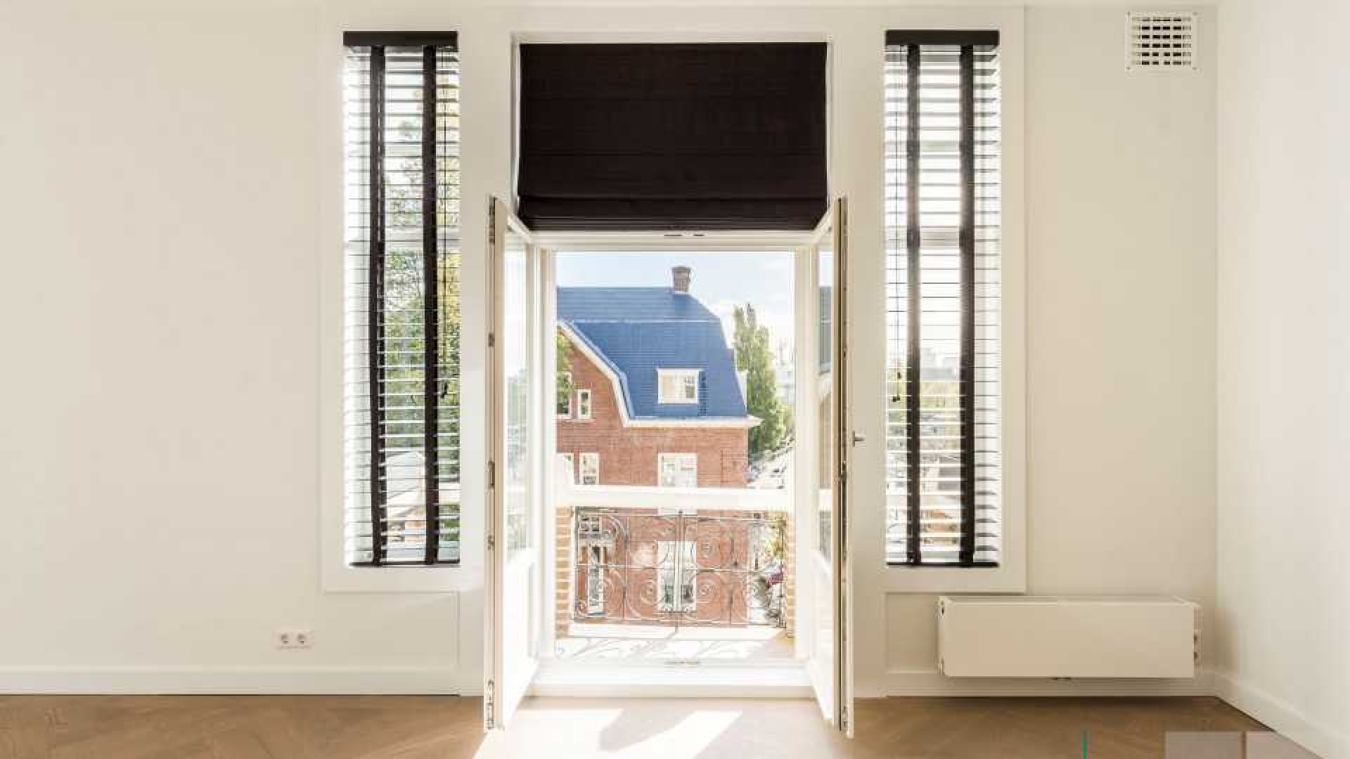 Leco van Zadelhoff zet zijn luxe appartement in Amsterdam Zuid te koop. Zie foto's 2