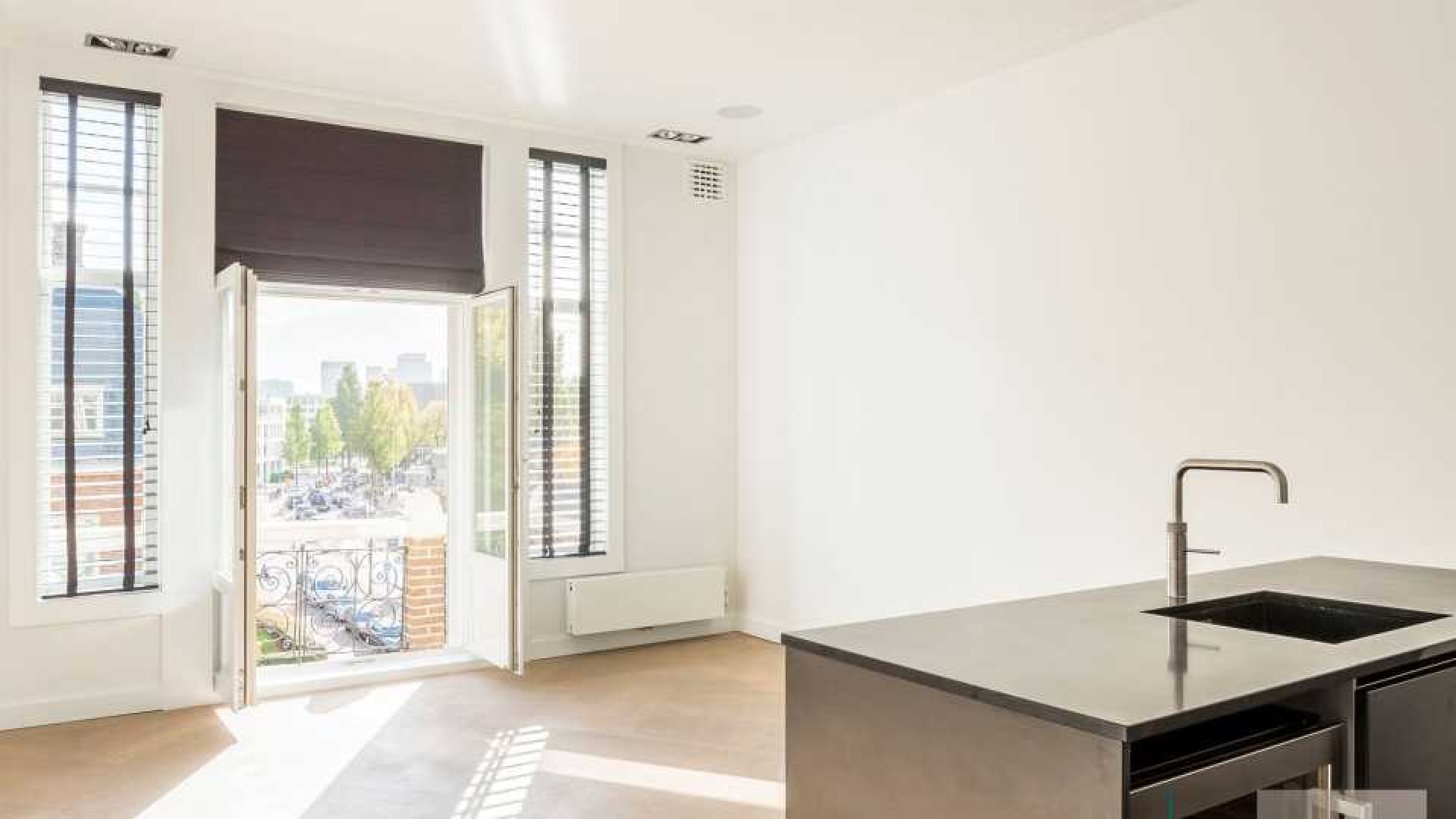 Leco van Zadelhoff zet zijn luxe appartement in Amsterdam Zuid te koop. Zie foto's 6