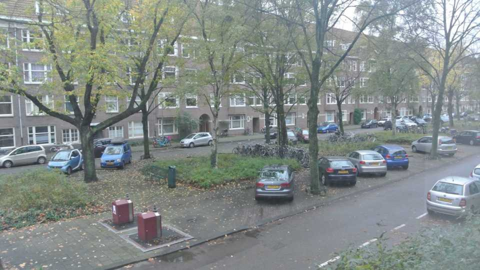 Reinout Oerlemans zet zijn appartement in Amsterdam Zuid te huur. Zie foto's 9