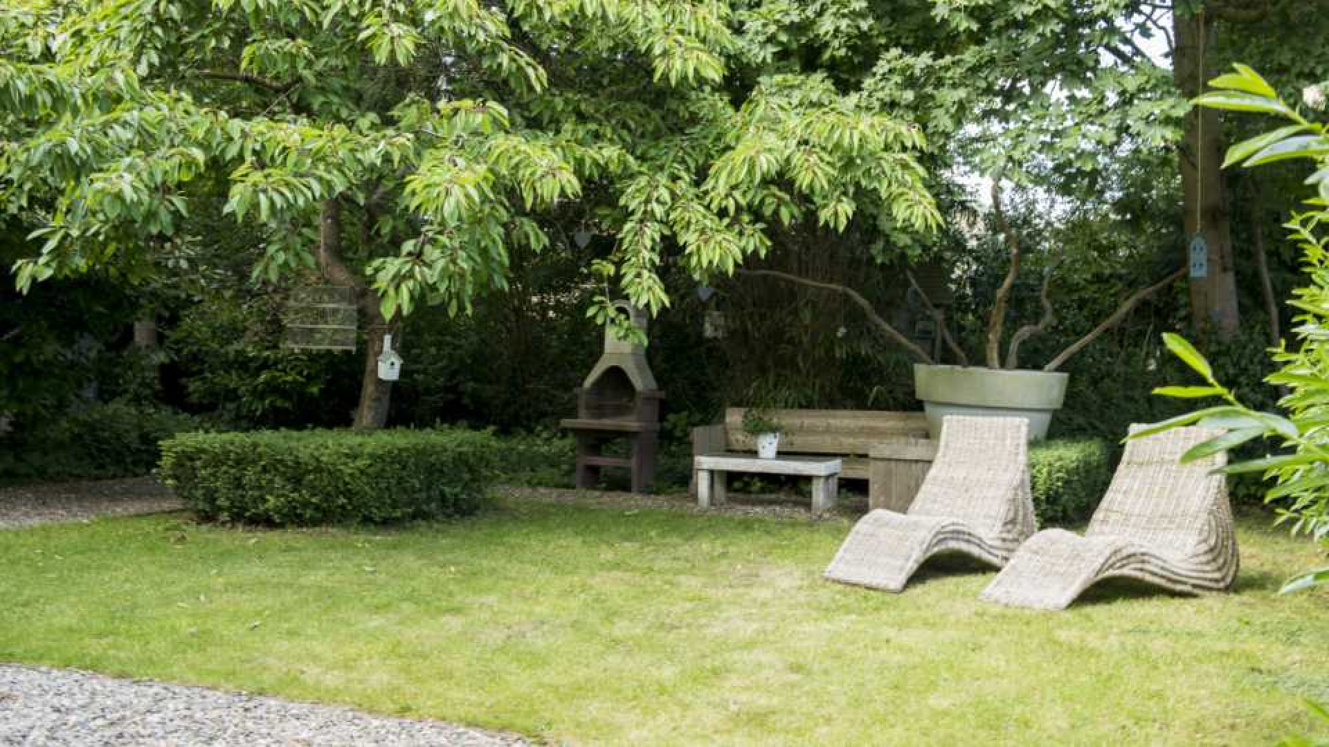 Sonja Bakker koopt miljoenen villa in het Noord Hollandse plaatsje Bergen. Zie foto's 22
