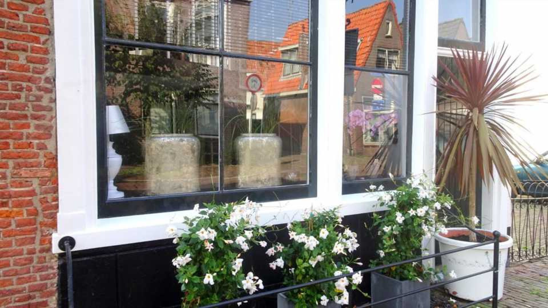 Jan Reus, ex van Sonja Bakker, koopt monumentaal herenhuis in Hoorn. Zie foto's 16