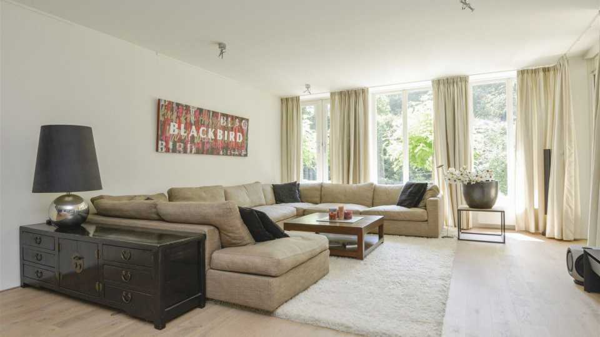 Edwin Evers zet zijn luxe appartement in Hilversum te koop. 3