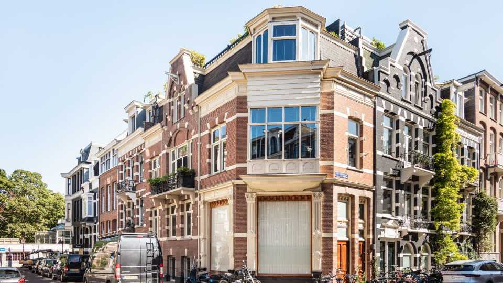 Leco van Zadelhoff zet zijn luxe dubbele bovenhuis te koop. 1