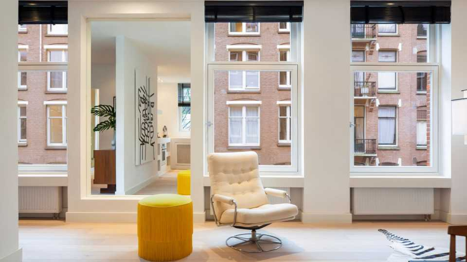 Amsterdamse appartement van wijlen Jan des Bouvrie te koop. Zie foto's 9