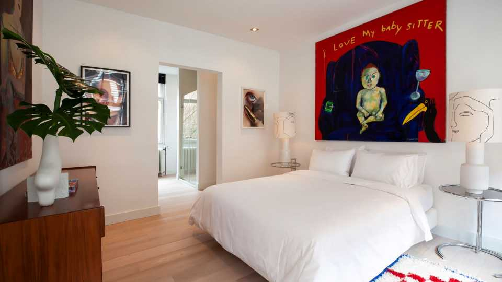 Amsterdamse appartement van wijlen Jan des Bouvrie te koop. Zie foto's 11