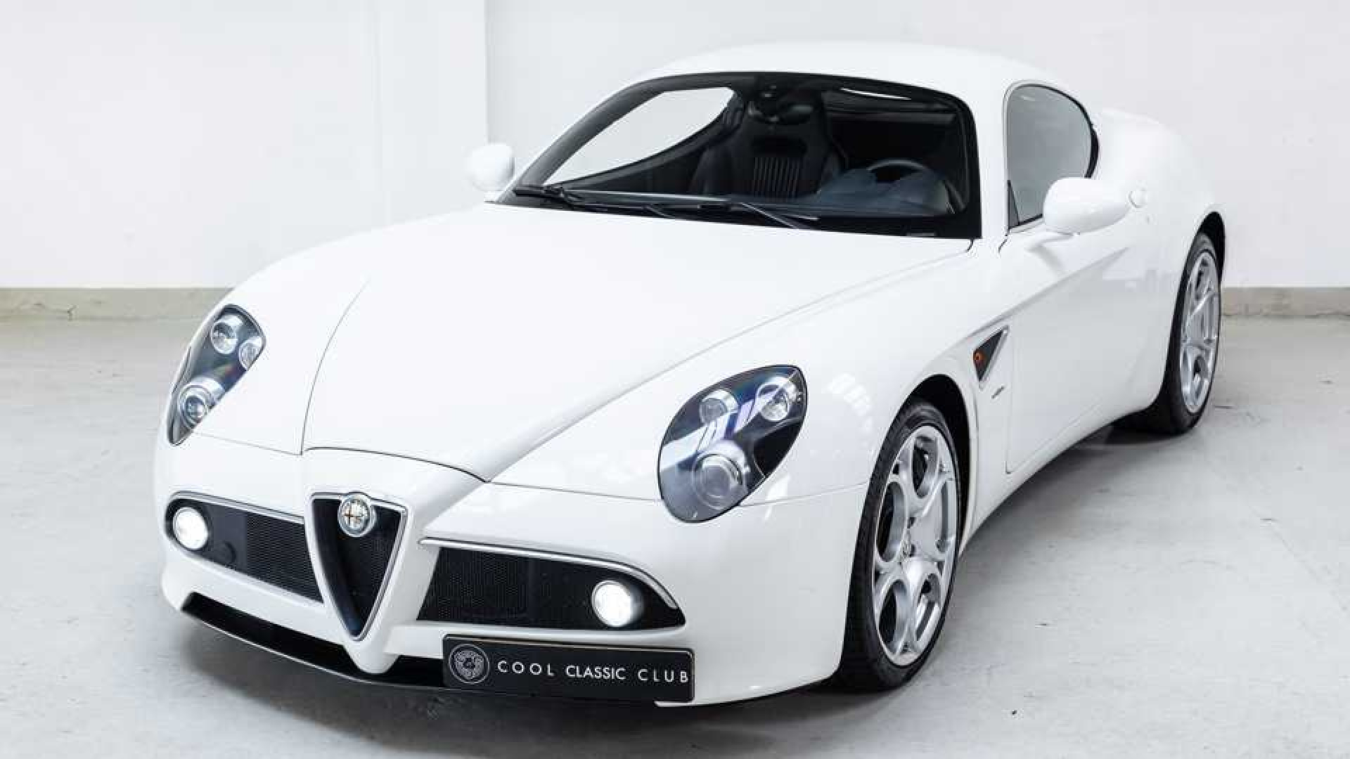 Bieden op de zeldzame Alfa Romeo van wijlen Jan des Bouvrie. Zie foto's plus alle info. 10