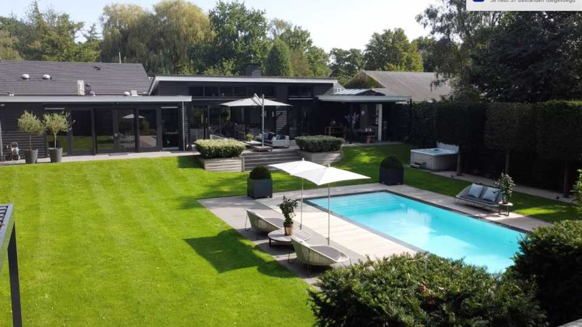 Ronald Koeman zet zijn waanzinnig luxe miljoenenvilla in Naarden te koop. Zie foto's 17
