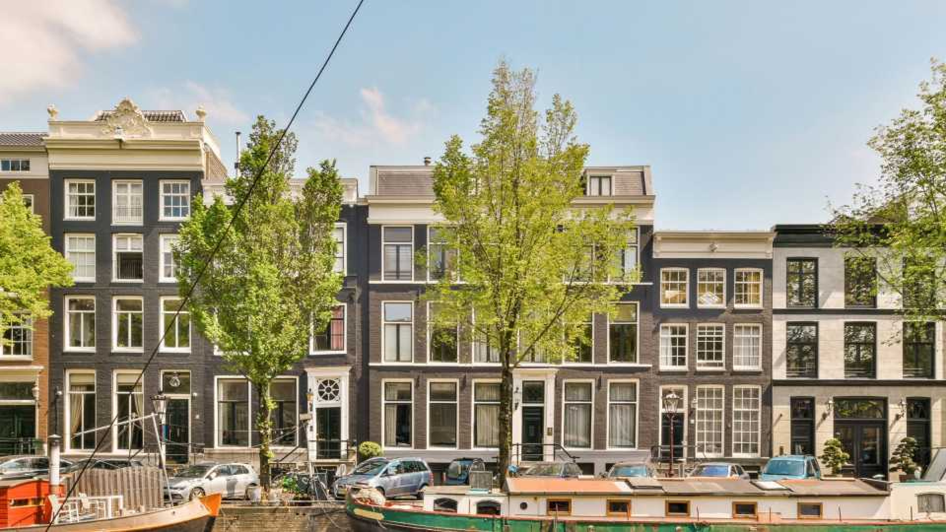 Jort Kelder zet zijn Amsterdamse grachten appartement te koop. Zie foto's 1