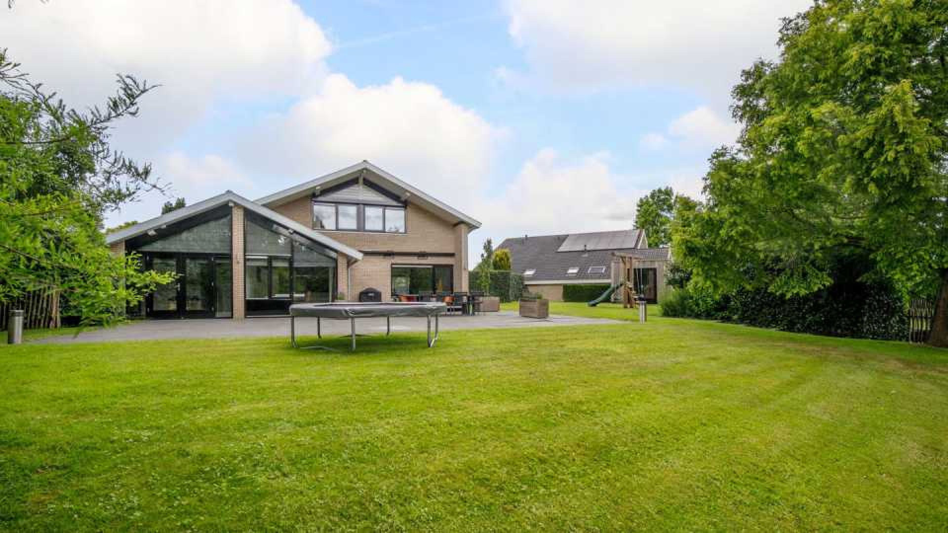 Villa Sven Kramer met vette winst verkocht. Zie foto's 8