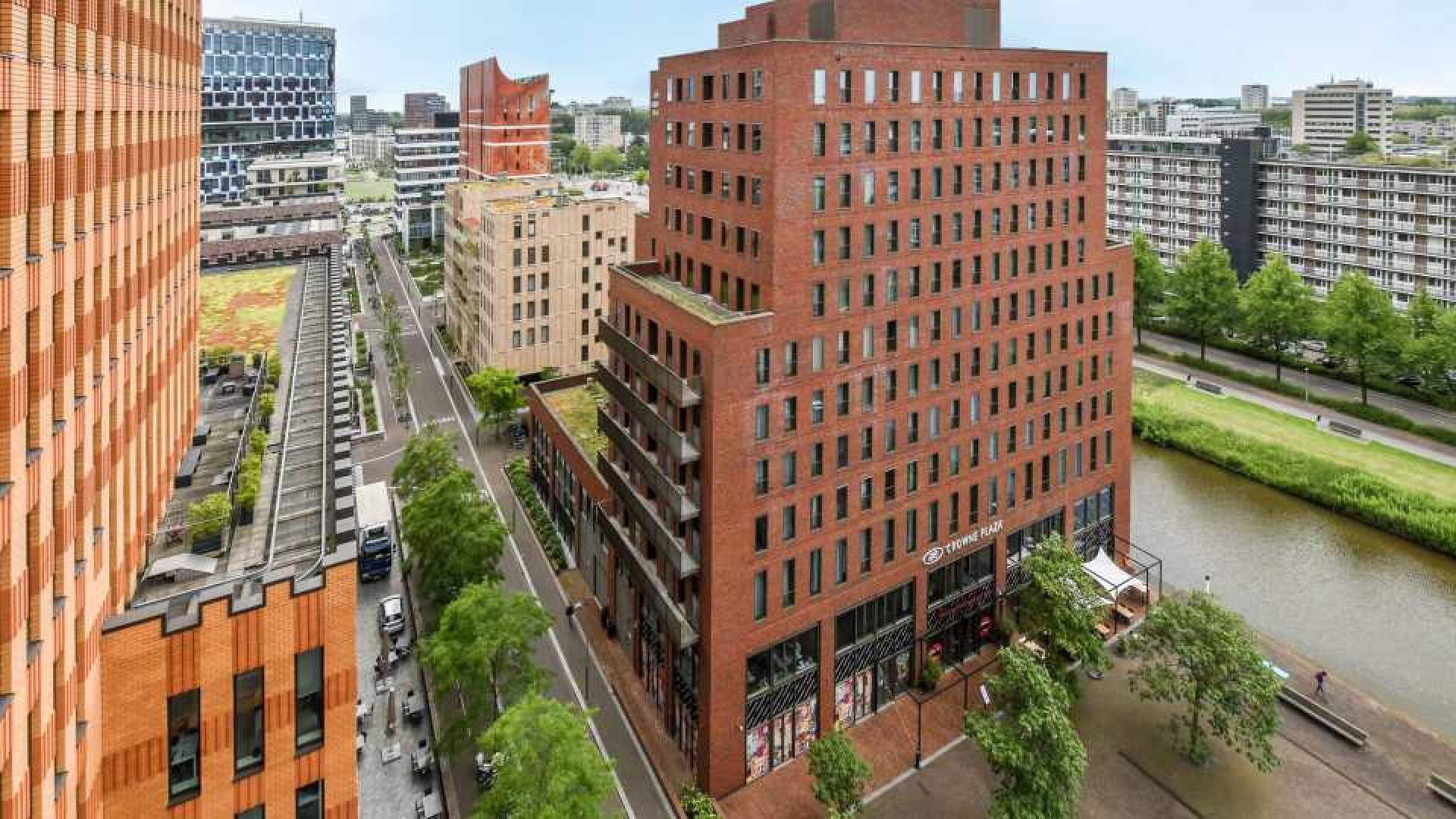 Keeper Remco Pasveer koopt luxe appartement in Amsterdam met schitterend uitzicht. Zie foto's 5