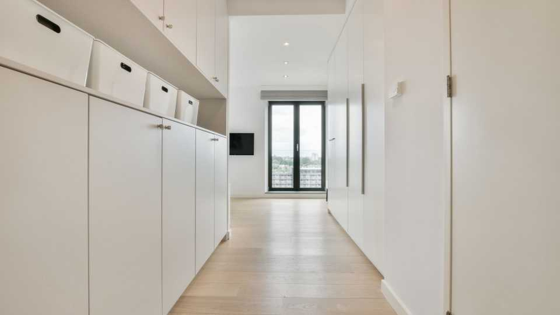 Keeper Remco Pasveer koopt luxe appartement in Amsterdam met schitterend uitzicht. Zie foto's 7