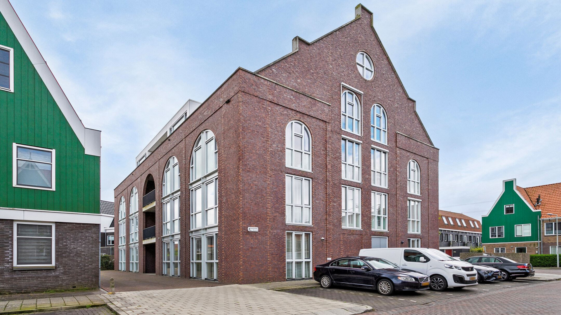 Dave Roelvink zet zijn appartement in Landsmeer te koop. Zie foto's 2