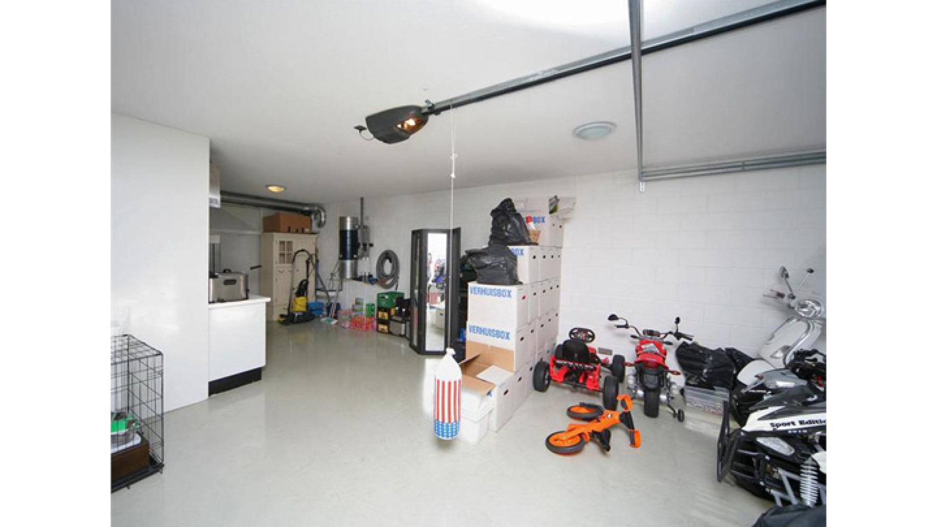 Yolanthe en Wesley Sneijder verhuist naar deze villa in Vleuten. Zie foto's 12