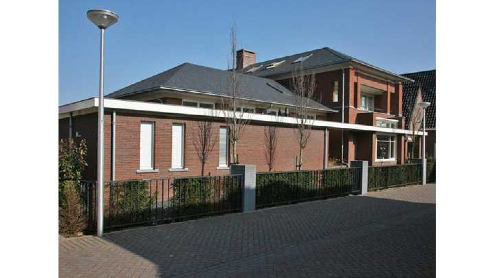 Yolanthe en Wesley Sneijder zetten hun villa in Vleuten te koop. Zie foto's 27