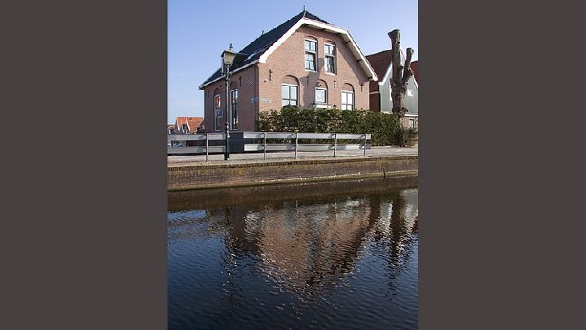 Nick Schilder geeft megakorting op zijn zeer luxe Volendamse villa. Zie foto's 26