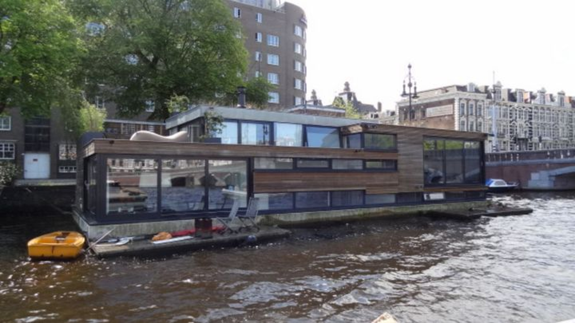 Kluun koopt waanzinnig luxe woonboot op de Amstel! 3