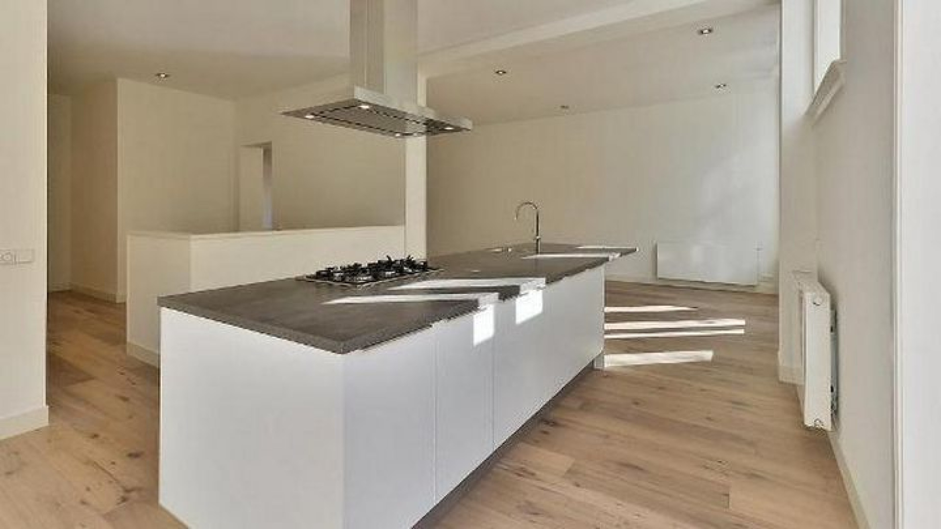Frank Rijkaard vindt huurder voor dit zeer dure en luxe appartement! 5