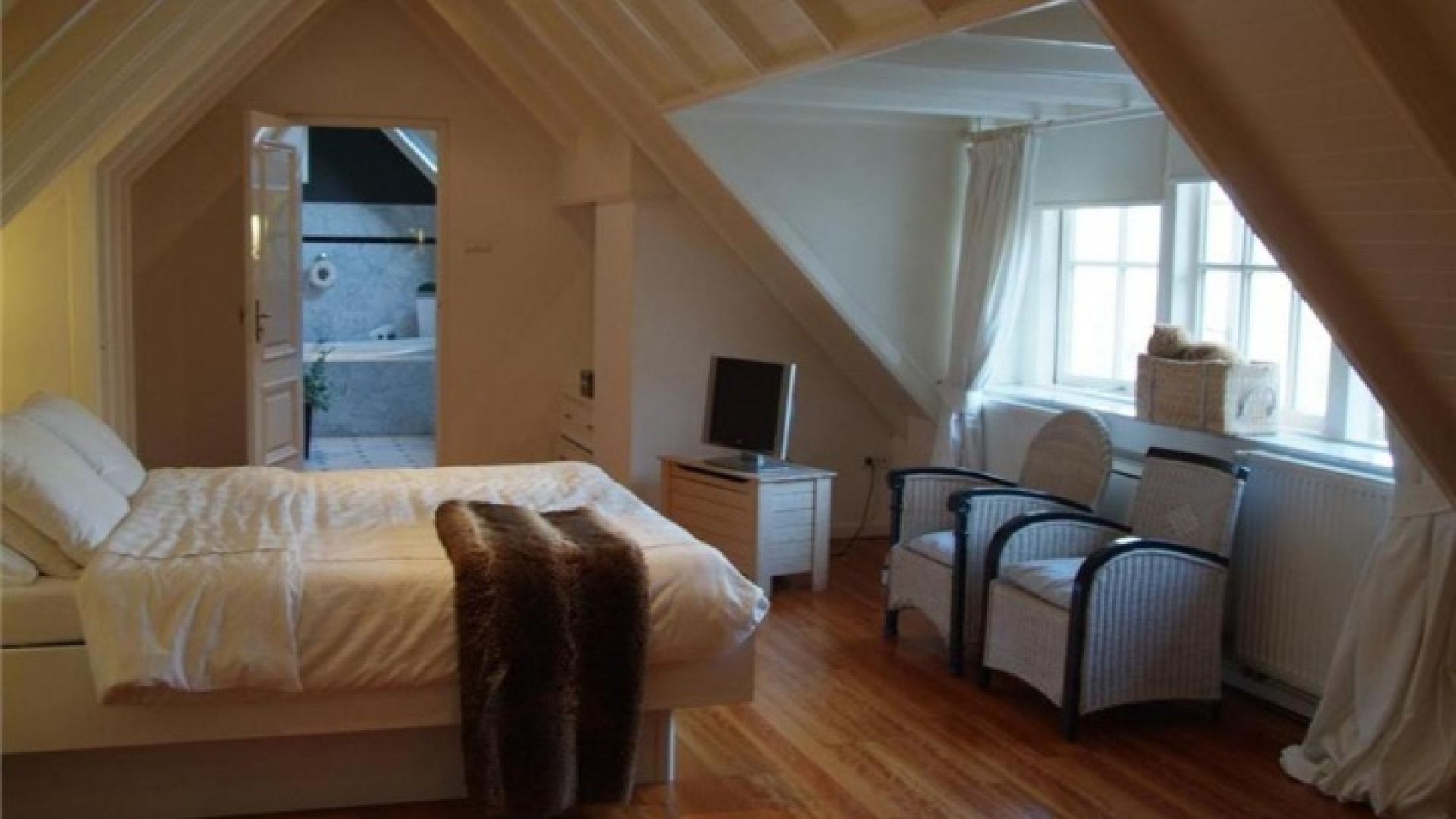 Henny Huisman verlaagt wederom vraagprijs van zijn luxe villa! Zie 42 nieuwe foto's !! 14