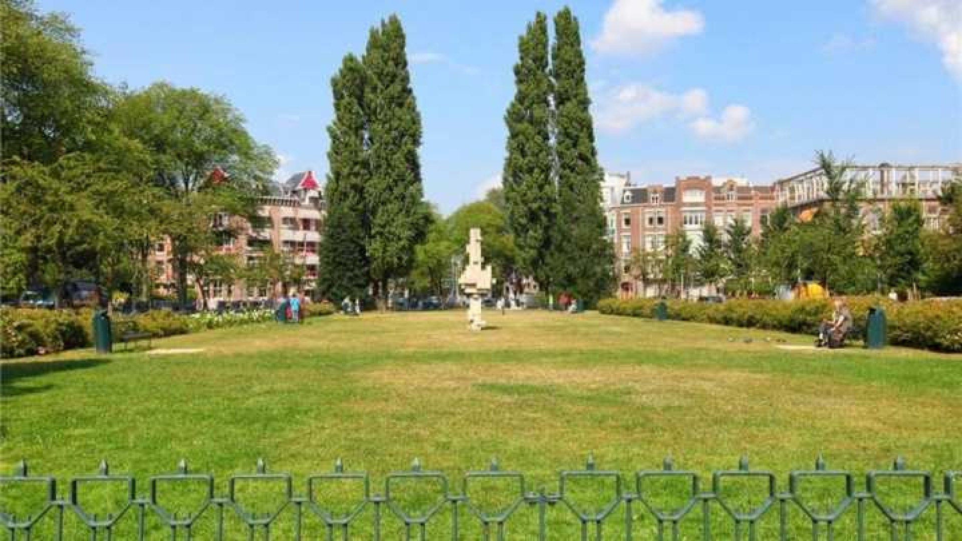Caro Emerald koopt statig pand in Amsterdam Zuid. Zie foto's 22