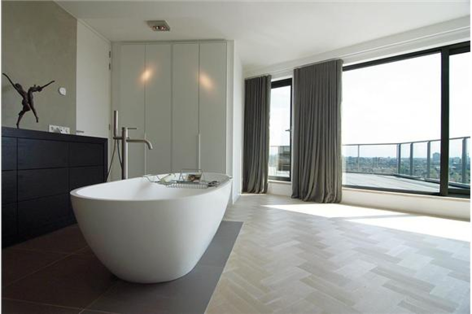 Dit is het nieuwe waanzinnig luxe penthouse van Anouk! Zie foto's 19