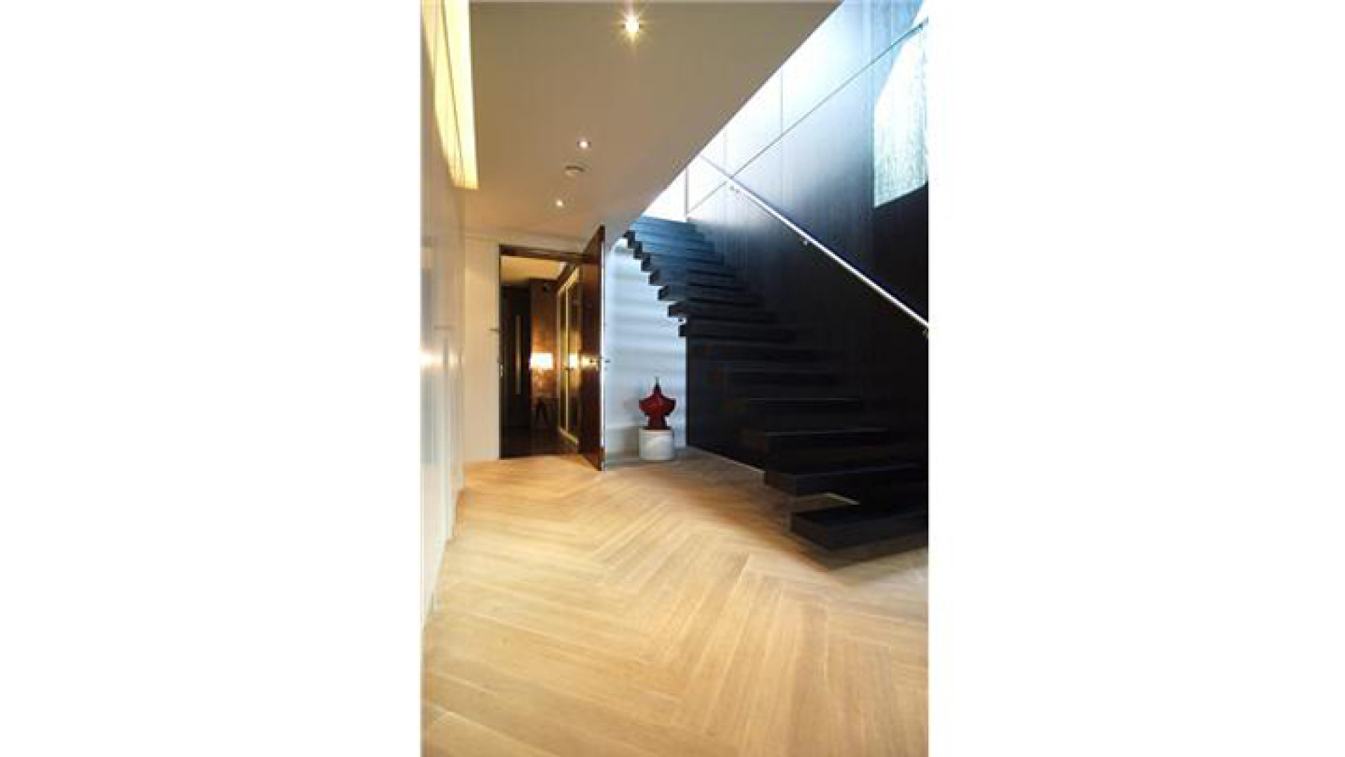 Dit is het nieuwe waanzinnig luxe penthouse van Anouk! Zie foto's 28
