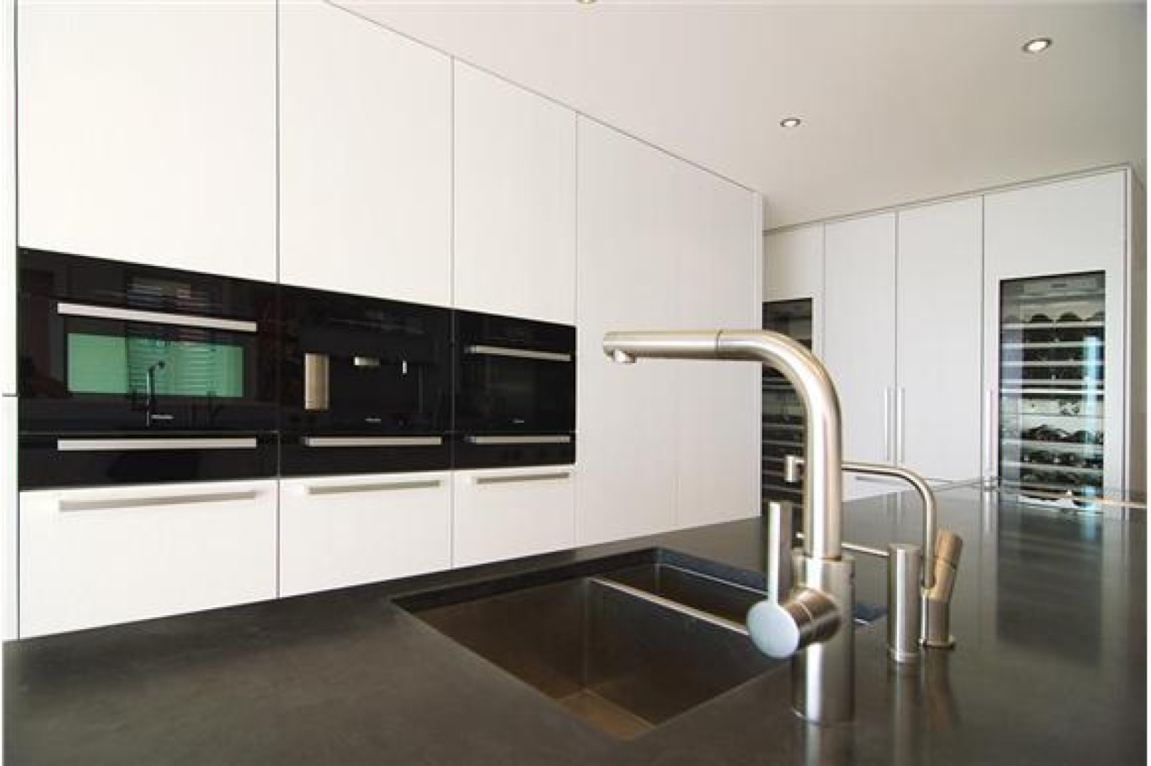Dit is het nieuwe waanzinnig luxe penthouse van Anouk! Zie foto's 8