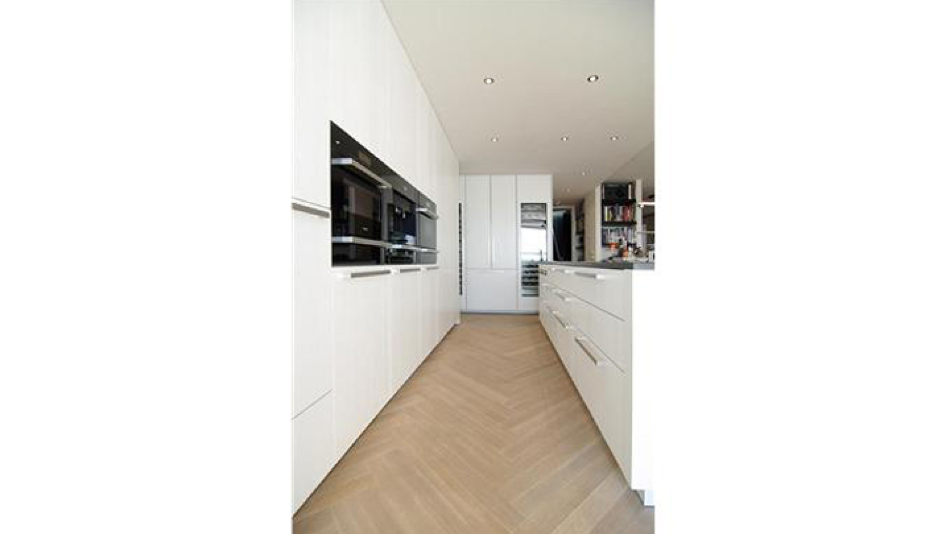 Dit is het nieuwe waanzinnig luxe penthouse van Anouk! Zie foto's 9