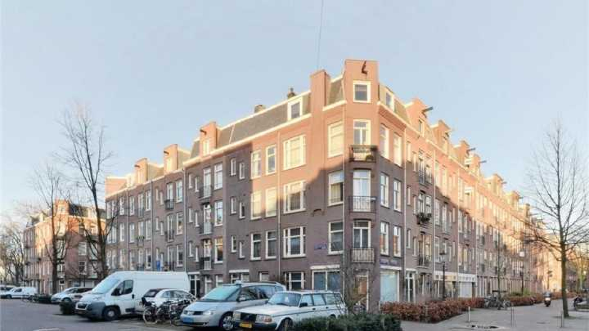 Jeroen Pauw zet zijn luxe top appartement in Amsterdam te koop. Zie foto's 1