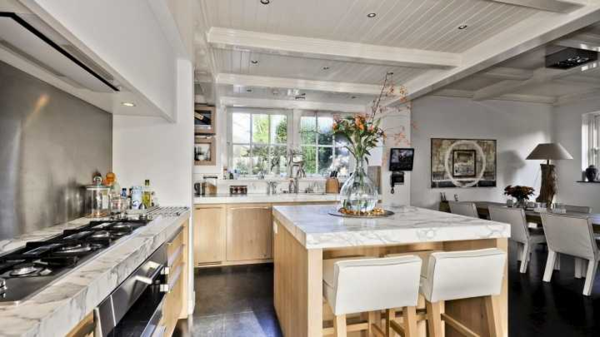 Henny Huisman verkoopt zijn villa zwaar onder de vraagprijs. Zie foto's 10