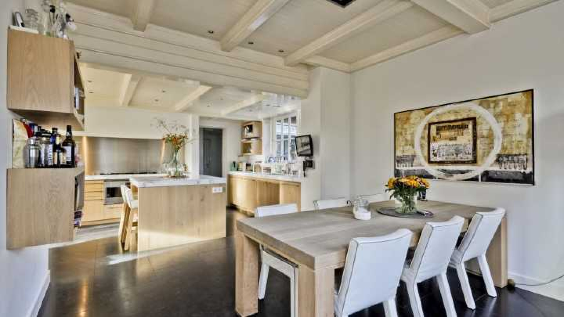 Henny Huisman verkoopt zijn villa zwaar onder de vraagprijs. Zie foto's 11