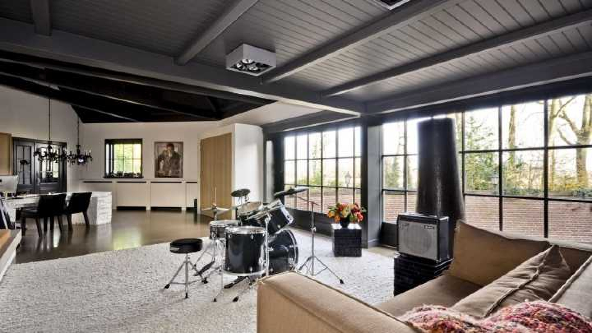 Henny Huisman verkoopt zijn villa zwaar onder de vraagprijs. Zie foto's 16